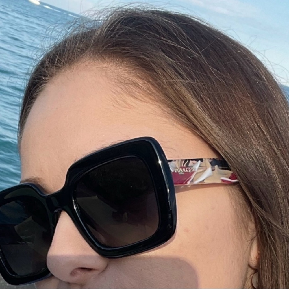 Burberry Black Sunglasses with Multicolor Patterned Temples - Picture 11 of 11